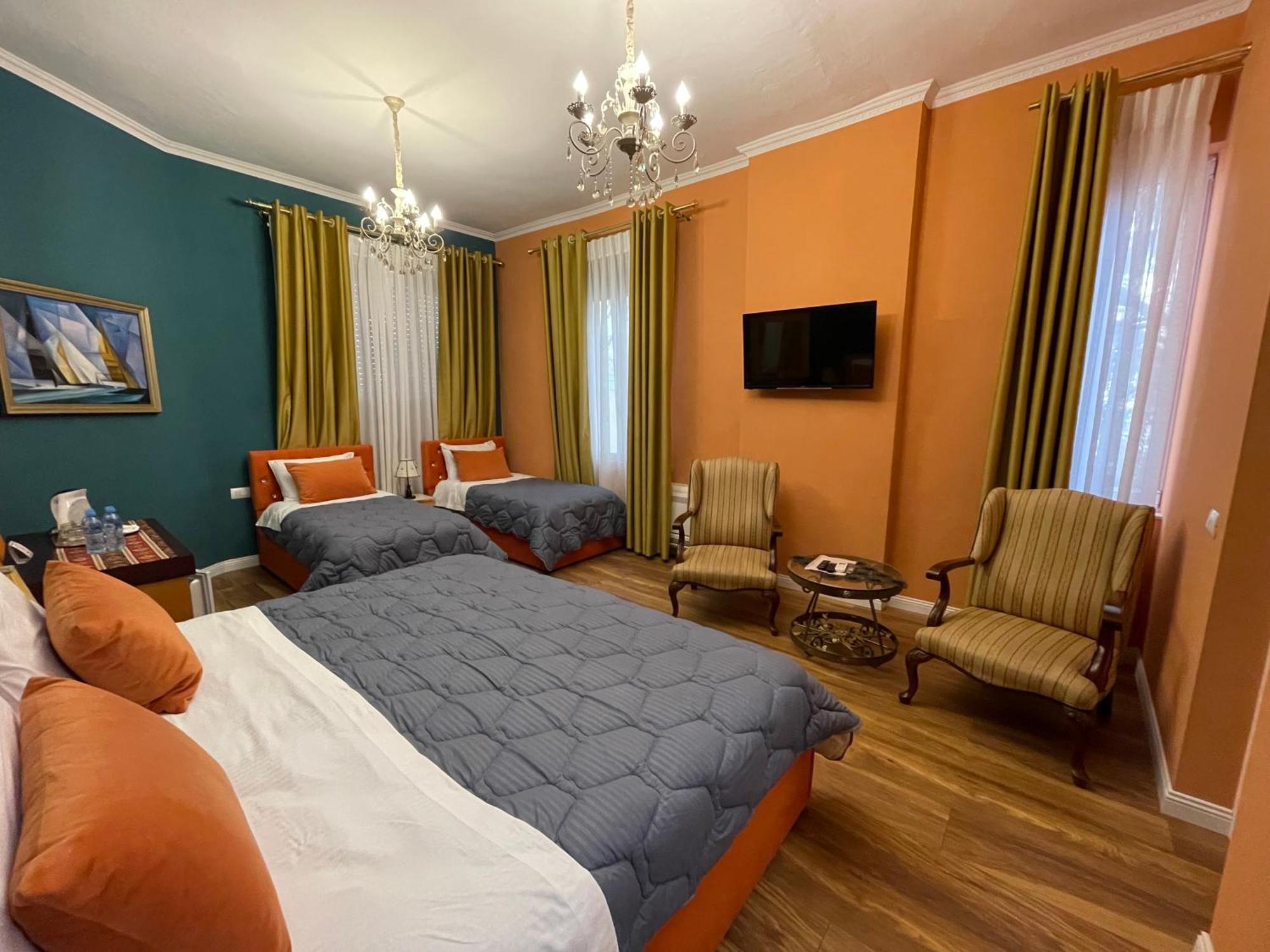 Hotel Vila 15 - Center Tirana Exteriör bild