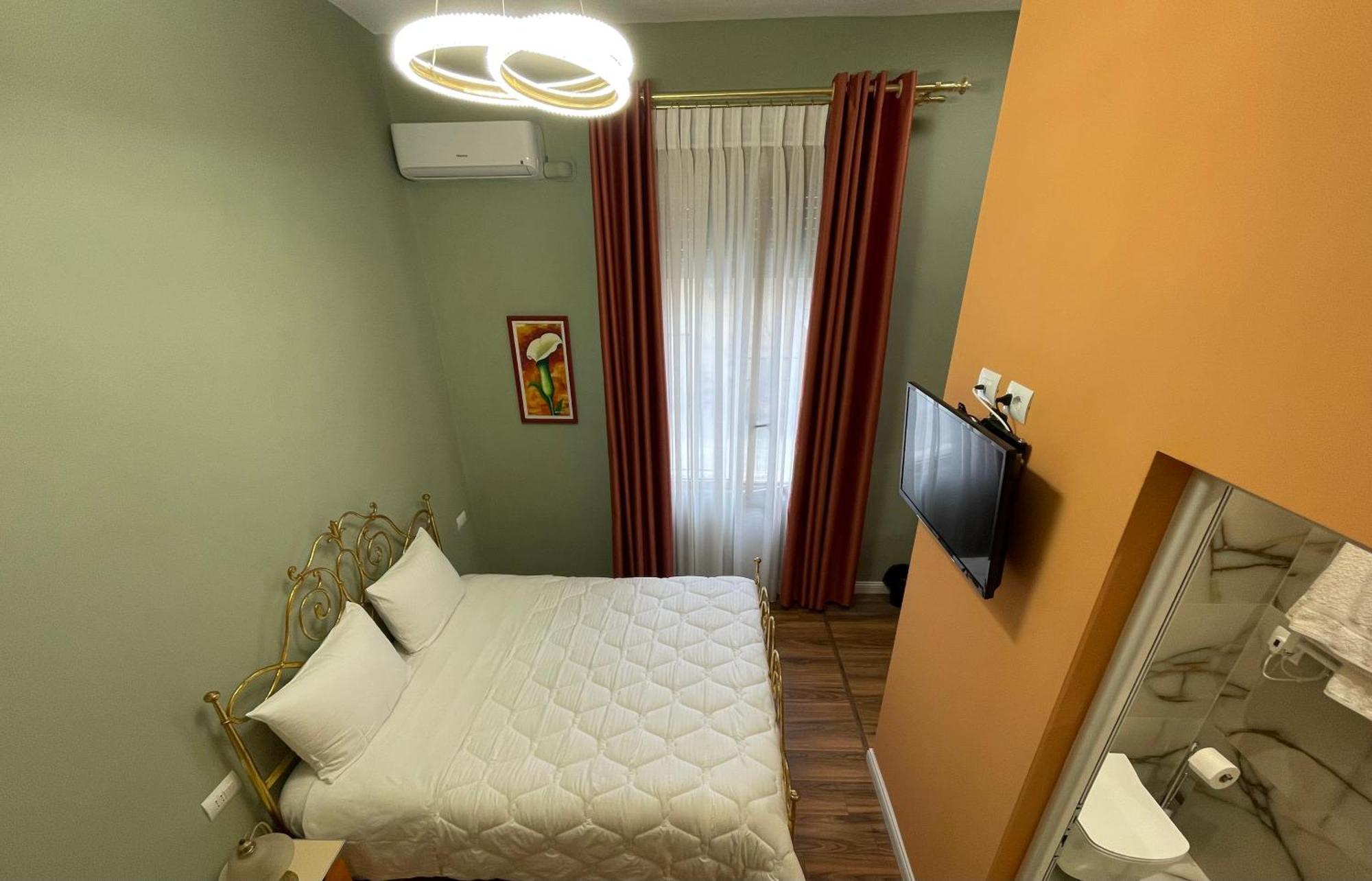 Hotel Vila 15 - Center Tirana Exteriör bild